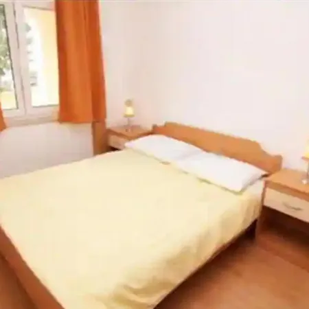 Punat, Krk Island, Sunny Apartment! * Punat